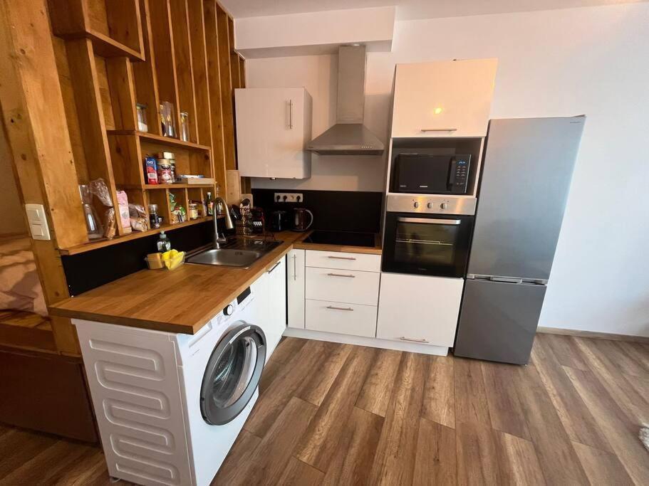 Апартаменты Design Studio Perfectly Located - Eu Madou - Park Брюссель Экстерьер фото